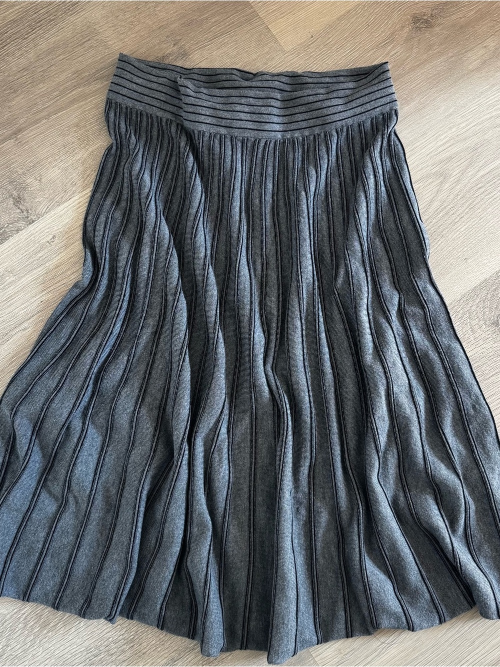 Max Studio Dark Gray Ribbed Circle Skirt